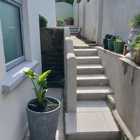 Roche's Terrace Apartment *